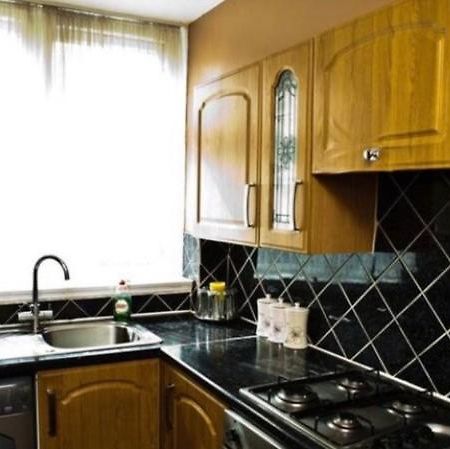 Ensuite With Kitchen Ext Large Room With Balcony In Zone 2 Londres Exterior foto