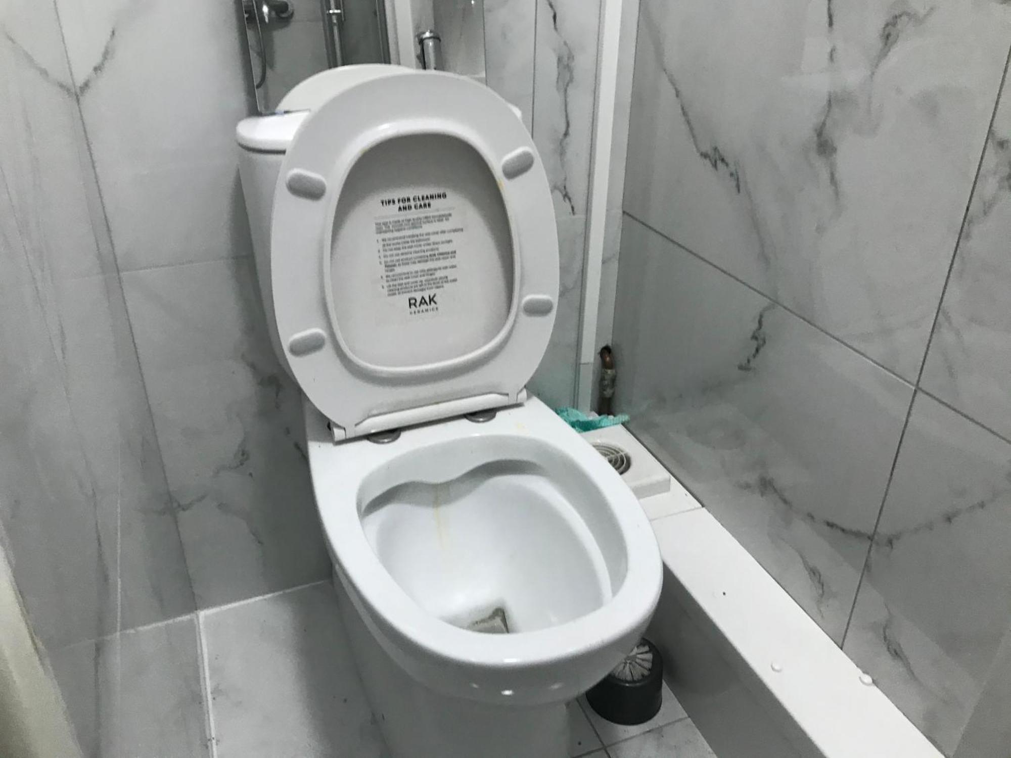 Ensuite With Kitchen Ext Large Room With Balcony In Zone 2 Londres Exterior foto
